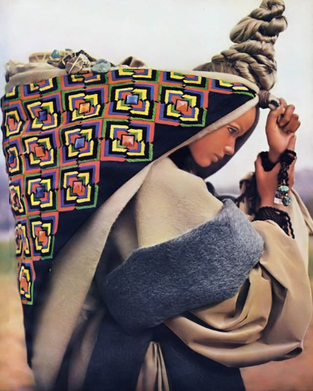 #21 Veruschka carrying Giorgio di Sant’ Angelo’s embroidery, Painted Desert, Arizona, Vogue, 1968