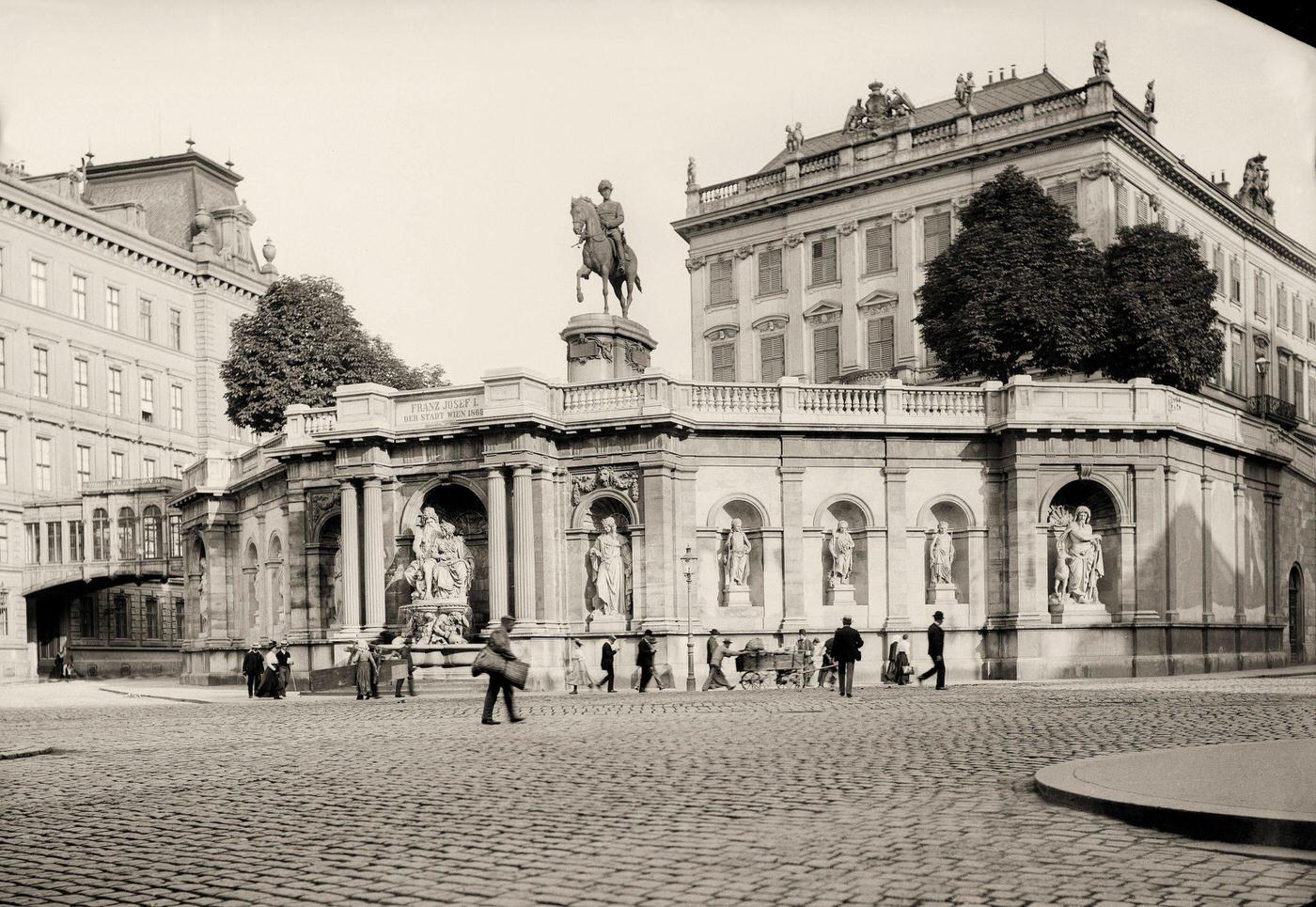 #102 The Albertina in Archduke Albrecht palace, Albrechtsplatz, About 1907