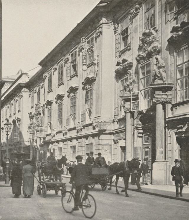 #112 Altes Rathaus, Vienna, 1900