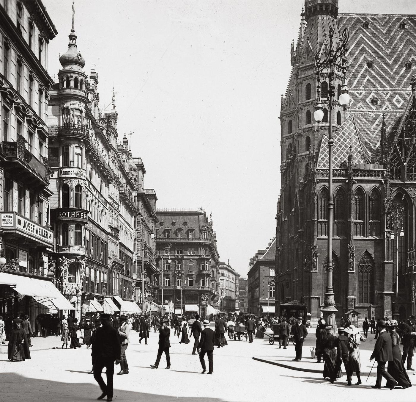 #25 St. Stephan’s square with Red tower Street (Rotenturmstrasse), Around 1900s