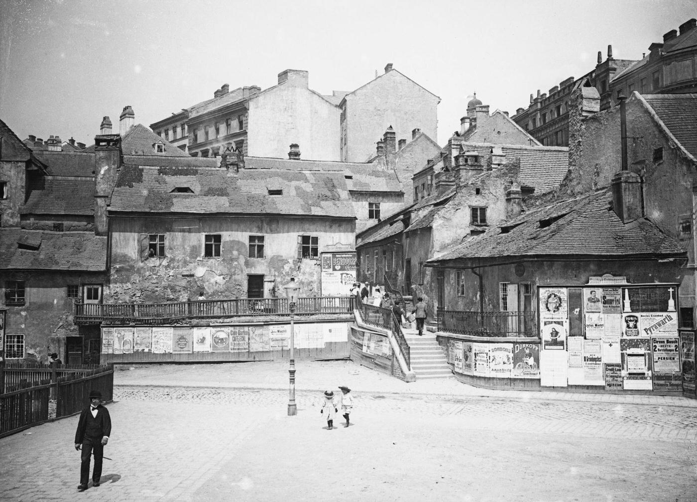 #43 Magdalenengrund, the so-called “Ratzenstadl” in the 6th district of Vienna, Vienna, 1900s