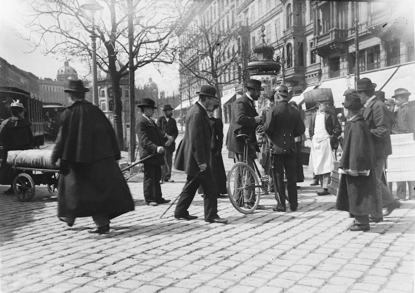 #58 At the Opernring in Vienna, 1900s