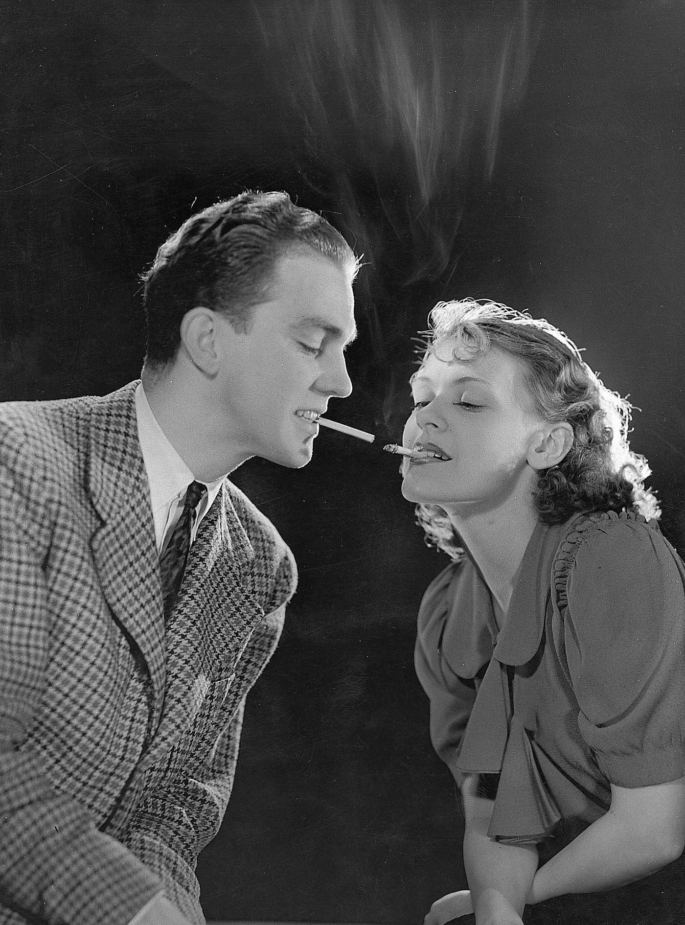 #31 Smoking couple, 1930.