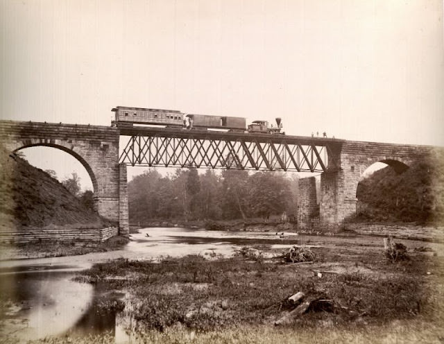 Ashtabula Howe Truss Bridge, Lake Shore &; Michigan Southern Railway over the Ashtabula River. This was the scene of the 1876 Ashtabula Railroad Bridge Disaster