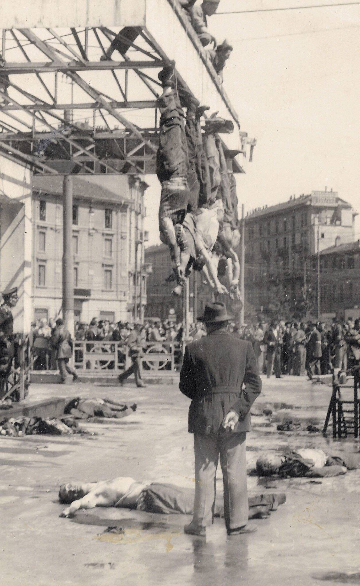 #6 Benito Mussolini and Claretta Petacci’s Death Displayed in Milan, 1945
