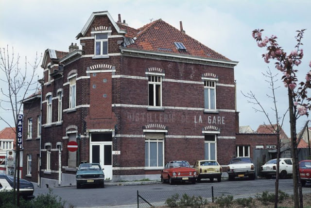 #102 Distillerie de la gare, station square in Woluwe-Saint-Pierre, 1981