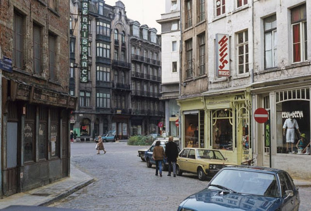 #34 Rue du Marché au Charbon / Rue des Teinturiers, Brussels, 1981
