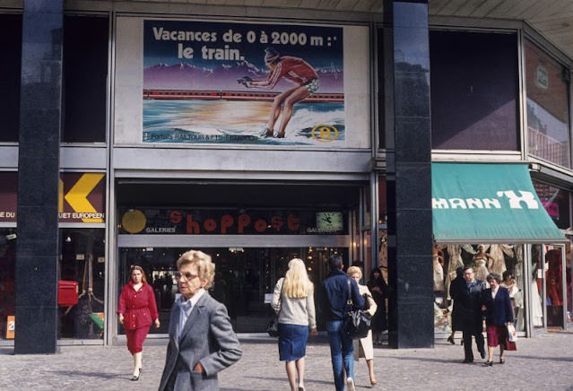 #48 Shoppost, Place de la Monnaie, Brussels, 1981