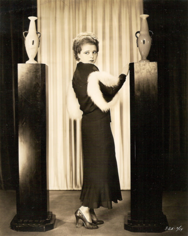 #8  50 Fabulous Photos of Clara Bow from the 1930s Capturing Her Glamour #8 Celebrities
