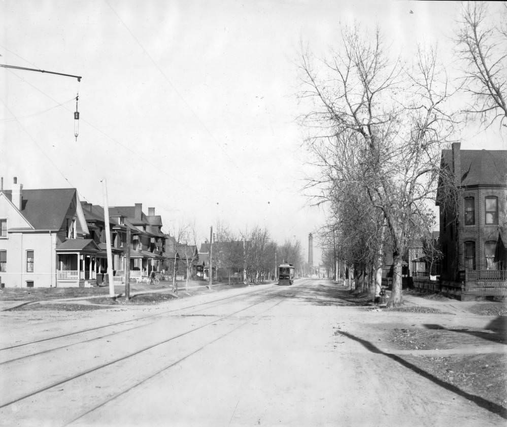 #144 Trolley 152 on Bannock Street with Colorado General Hospital in background, 1905.