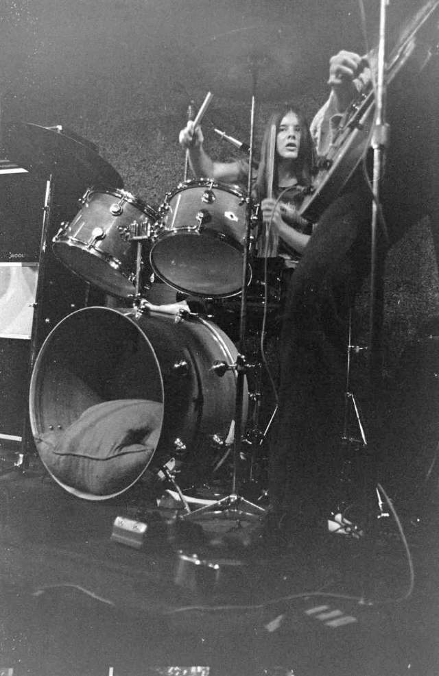 Fanny on the Stage: Pioneering All-Female Rock Band of the 1970s Music