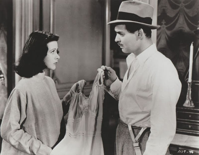 #20 Hedy Lamarr and Clark Gable in “Comrade X” (1940): A Timeless On-Screen Pairing #20 Movies & TV