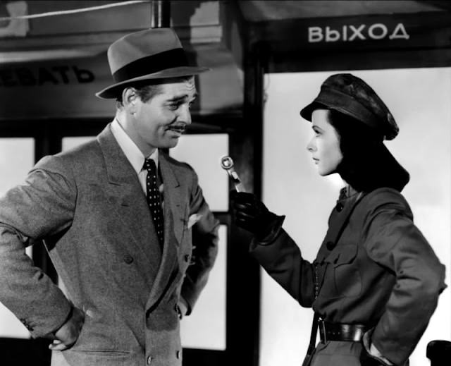 #5  Hedy Lamarr and Clark Gable in “Comrade X” (1940): A Timeless On-Screen Pairing #5 Movies & TV