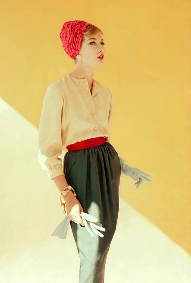 #32 Jessica Ford in a two-piece silk dress by Donald Brooks, with a matching turban, 1958.