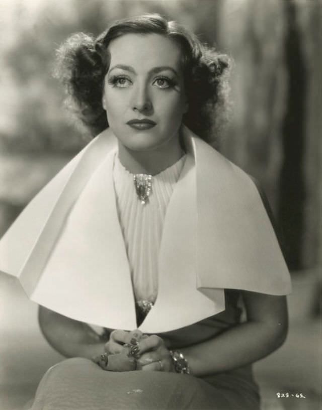 Joan Crawford on the Set of “No More Ladies” (1935): Behind-the-Scenes of a Classic Film Movies