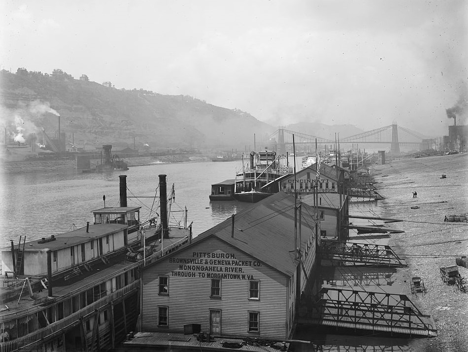 #28 The Monongahela wharves in Pittsburgh, 1900s.