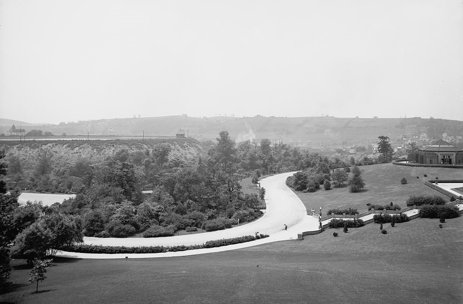 #29 The Zoo in Highland Park, Pittsburgh, 1900s.