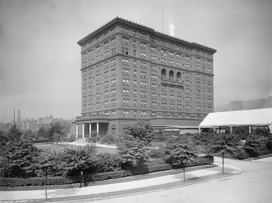 #31 Hotel Schenley in Pittsburgh, 1900s.