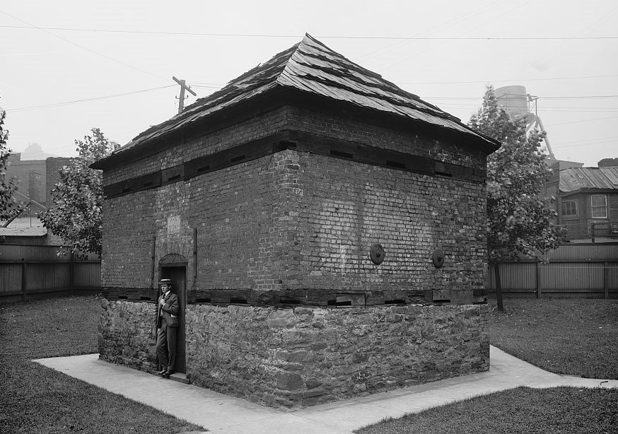 #77 Old Block House, Pittsburgh, Pennsylvania, 1901