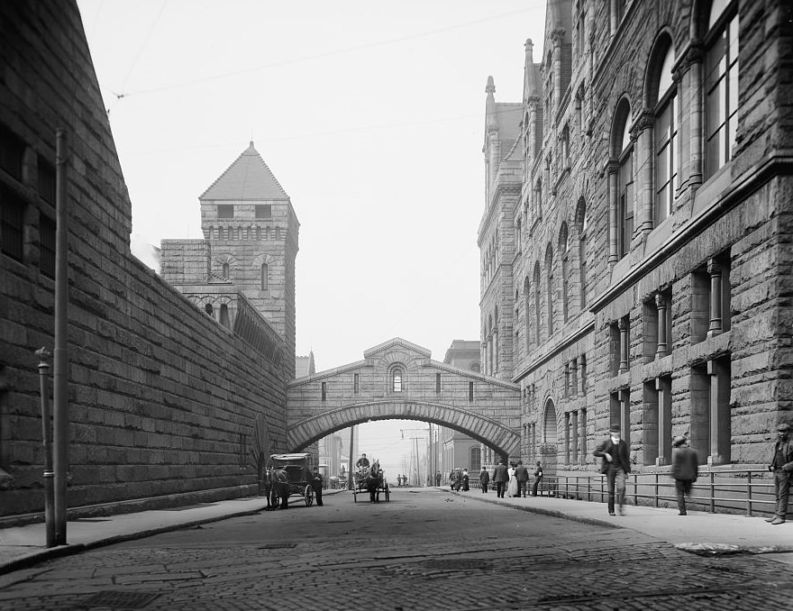 #82 Bridge of Sighs, Pittsburgh, Pennsylvania, 1903