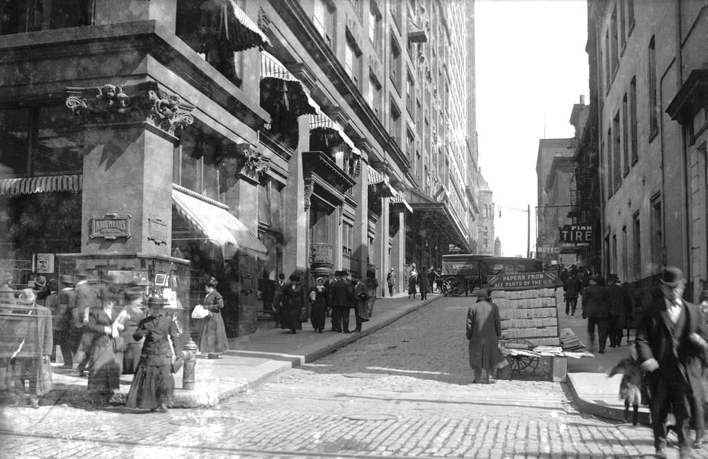 #127 Kaufmann’s Department Store, busy scene on Diamond Street, 1912