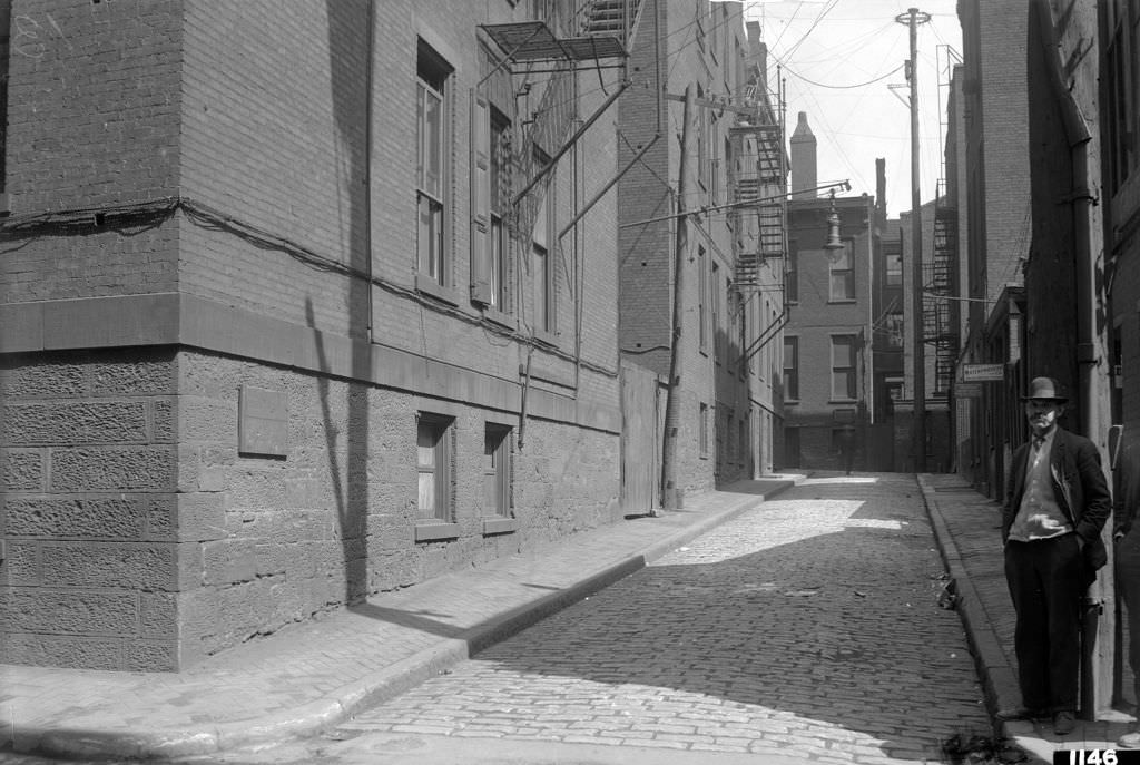 #148 Lemon Alley, man looking east from Cherry Way, 1910s