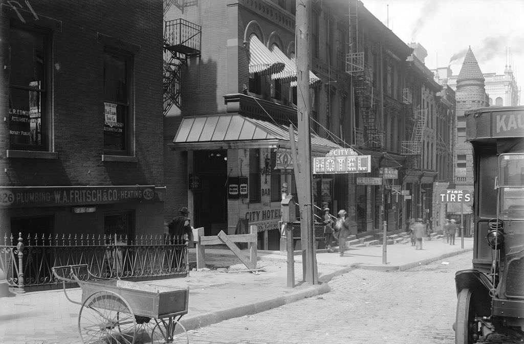 #152 Diamond Street, west view from no. 426, 1910s