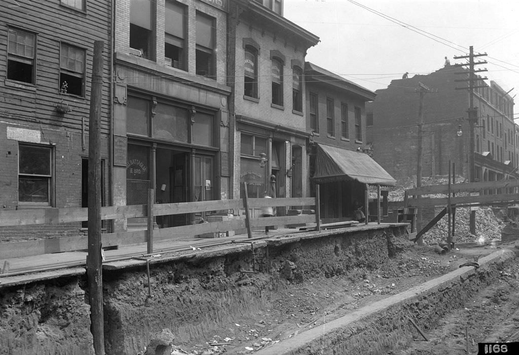 #68 Webster Avenue in Hump District, 1912