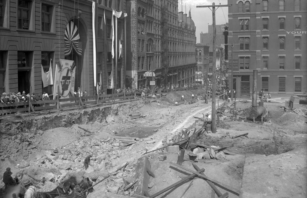 #73 Hump Cut Down Fifth Avenue, 1912