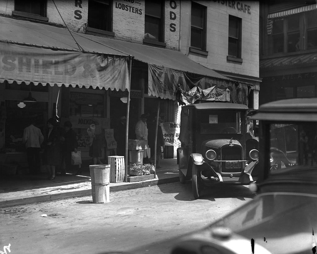 #12 Knapp Bros. Co. at Diamond Square, Corner Location, 1928.