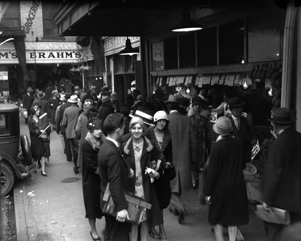#14 Crowded Sidewalk at Diamond Street, Near Marathon Restaurant, 1928.