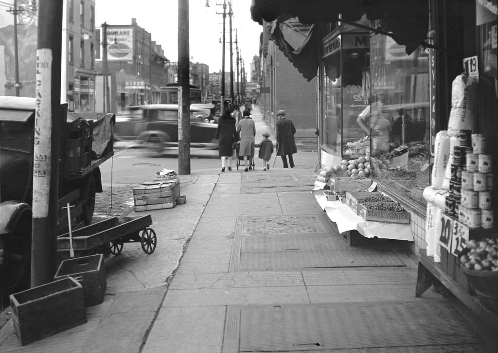 #66 Frankstown Avenue looking west, fruits and vegetables, 1929.