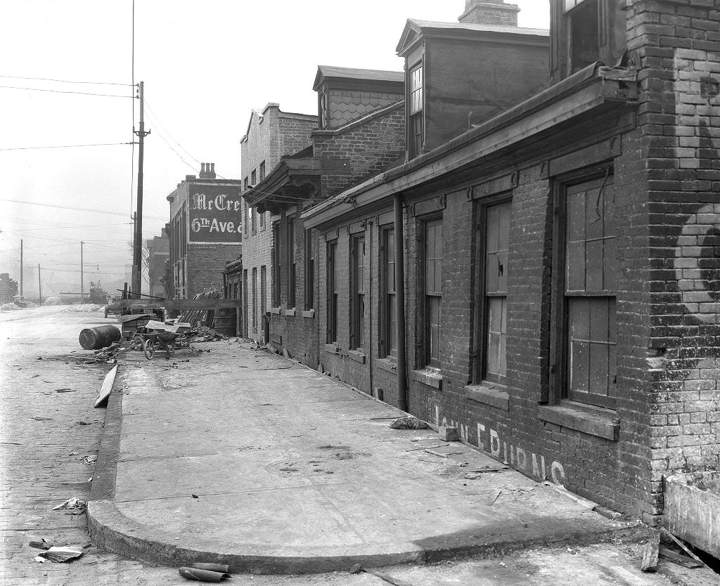 #82 Debris on West General Robinson Street near Itasco, 1929.