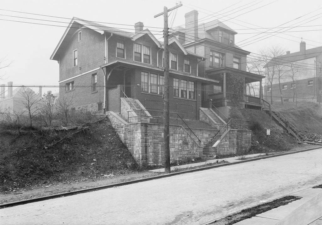 #94 C.T. Gracy’s residence at 1036 Mirror Street, 1929.