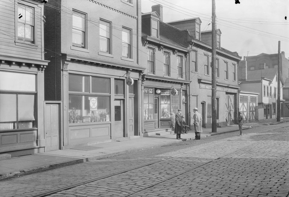#124 Bradish Street, W. J. Vance Transfer and Storage, 1933