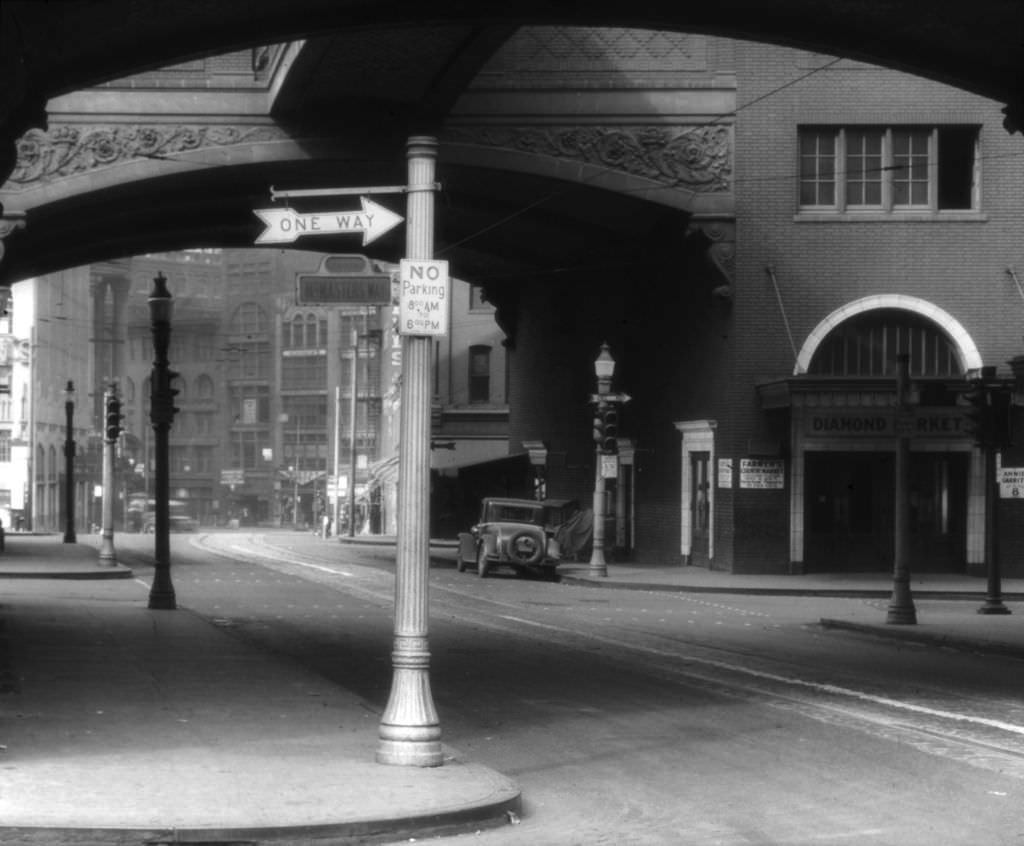 #128 Diamond Street at Market Place, 1933