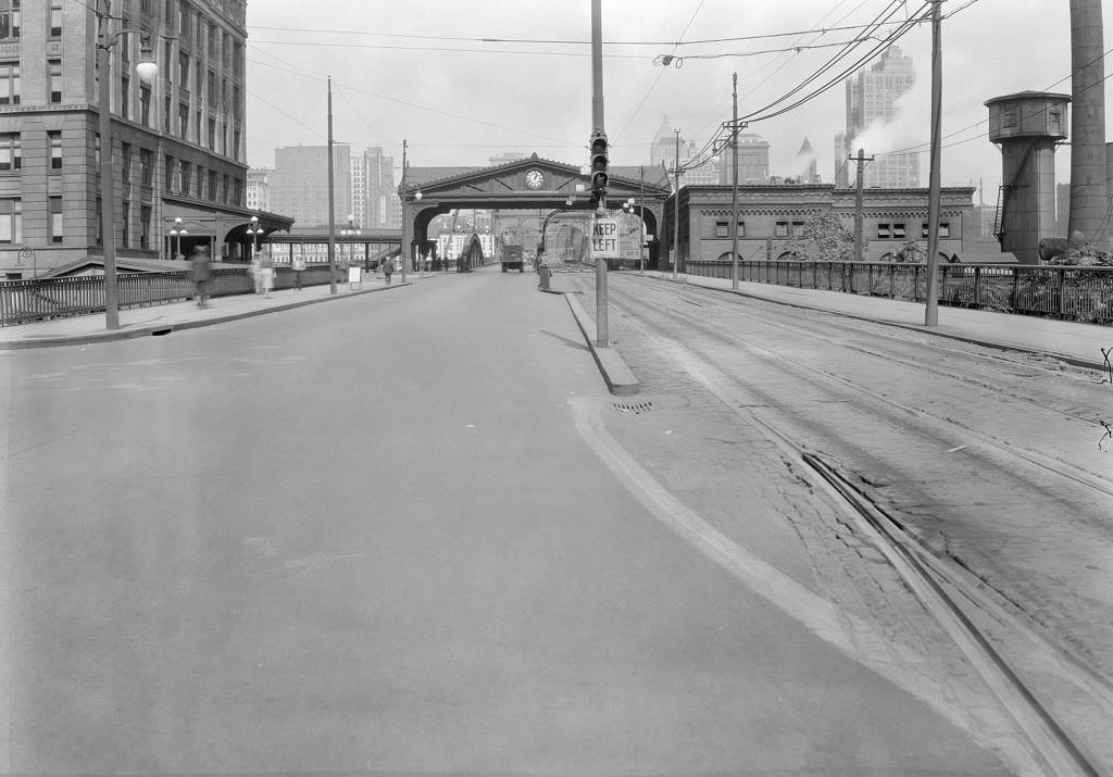 #143 Smithfield Bridge, Downtown view looking north from Carson Street, 1933.