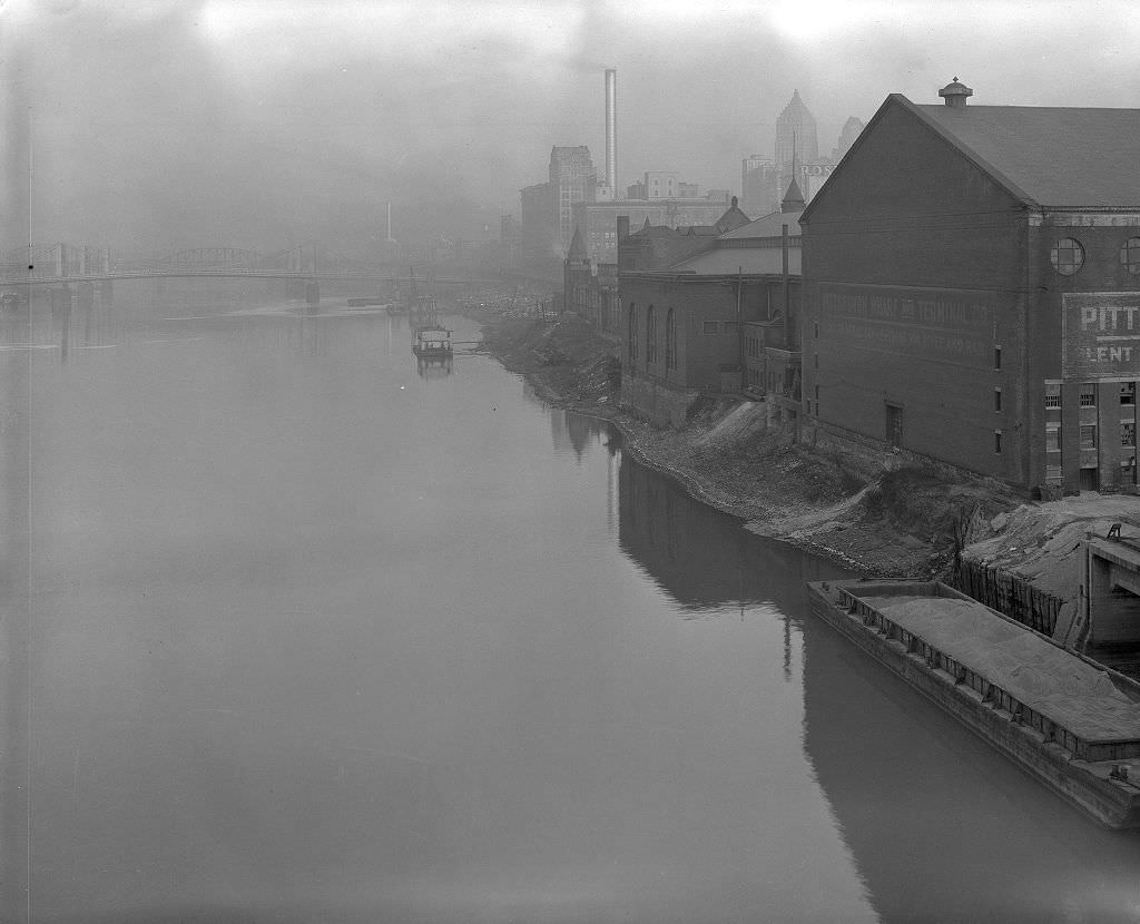 #34 Allegheny River banks, Pittsburgh, Pennsylvania, 1933.