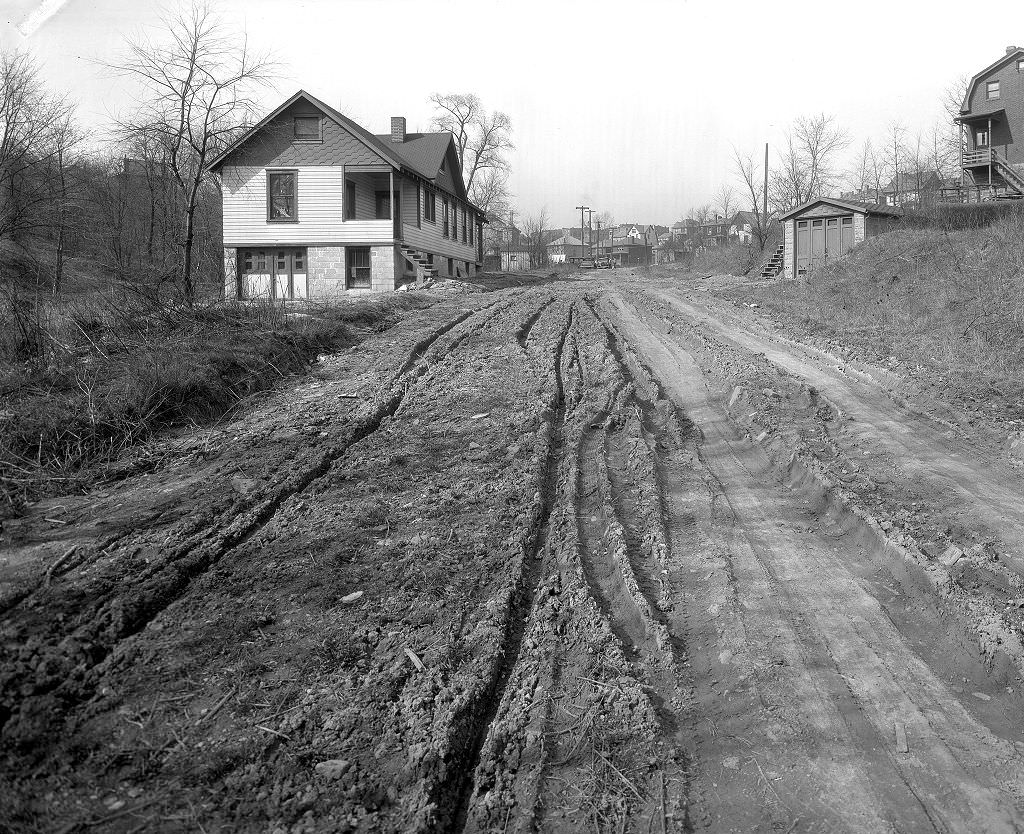 #54 Sussex Avenue looking north at the intersection with Fortuna Avenue, 1933