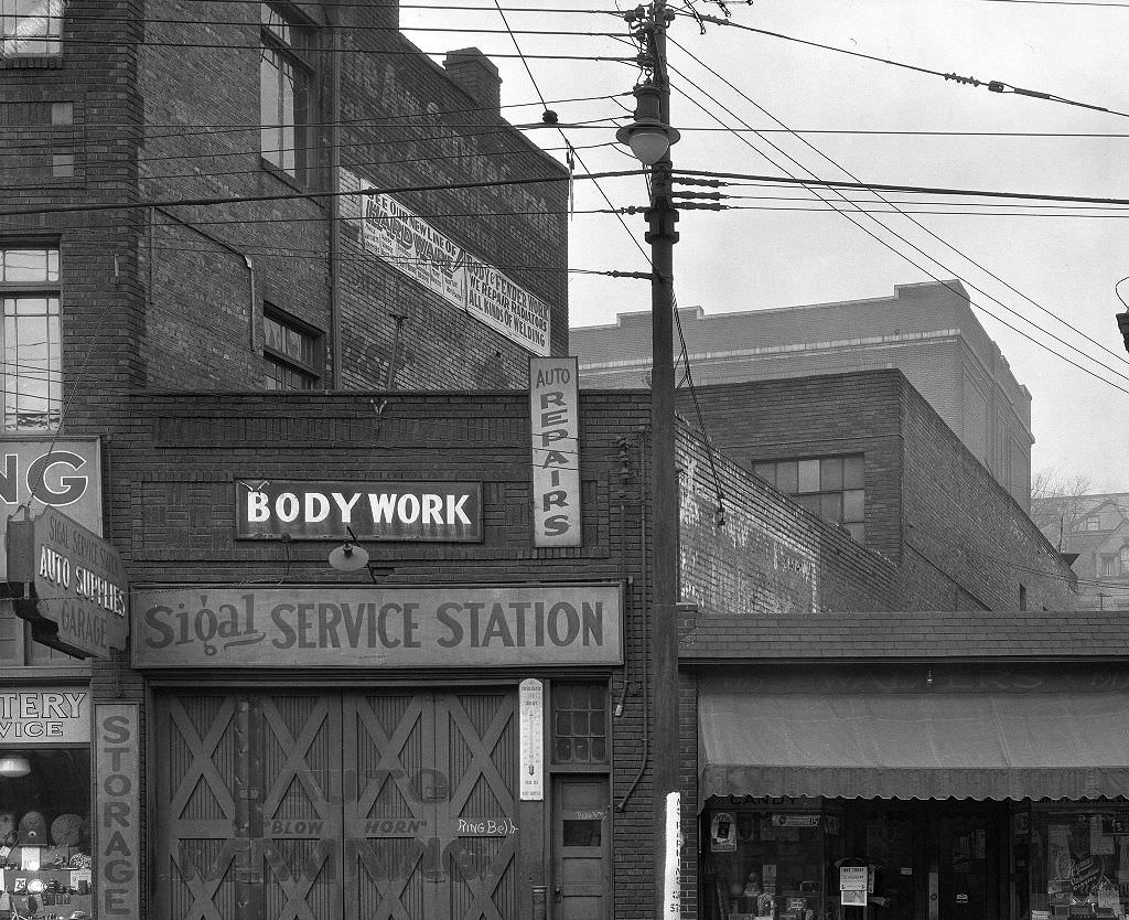 #79 Sigal Service Station on Center Avenue, 1933