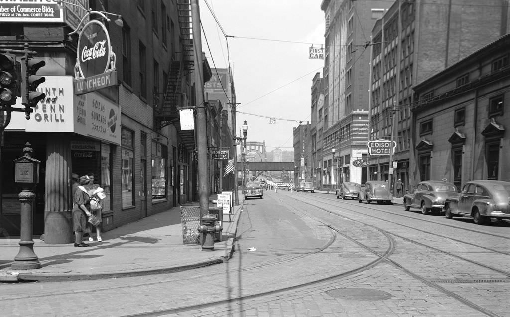 #92 Ninth Street at Penn Avenue showing Edison Hotel, 1943.