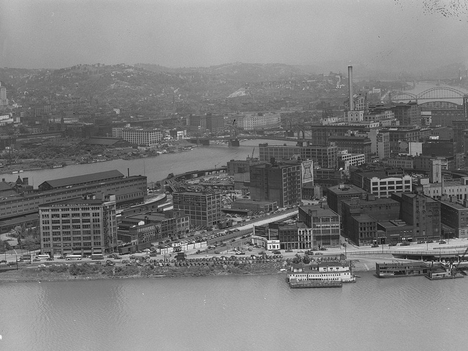 #109 Unidentified Pittsburgh scene, 1941.