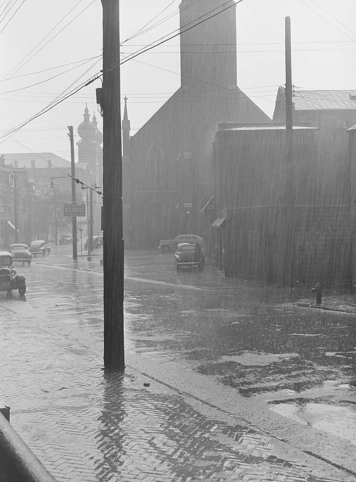 #115 Rainy weather in Pittsburgh, 1941.