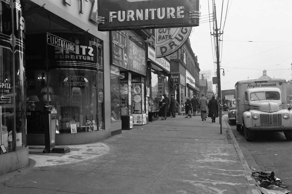 #4 East Ohio street looking west at Spitz Furniture, 1947