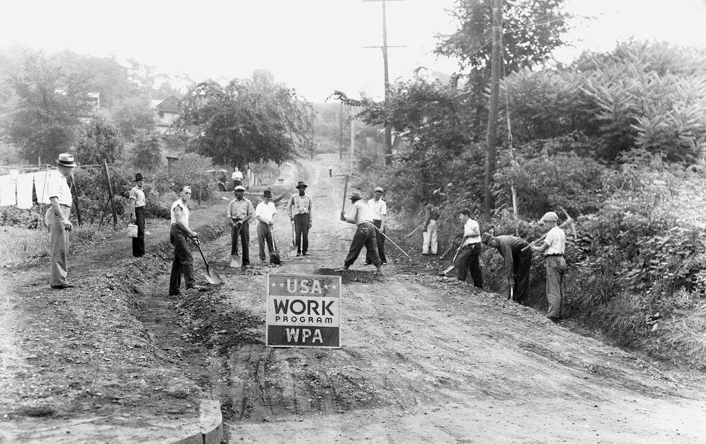 #22 Bureau of Highways and Sewers, U.S. Works Progress Administration project to grade Harpin Street, 1943
