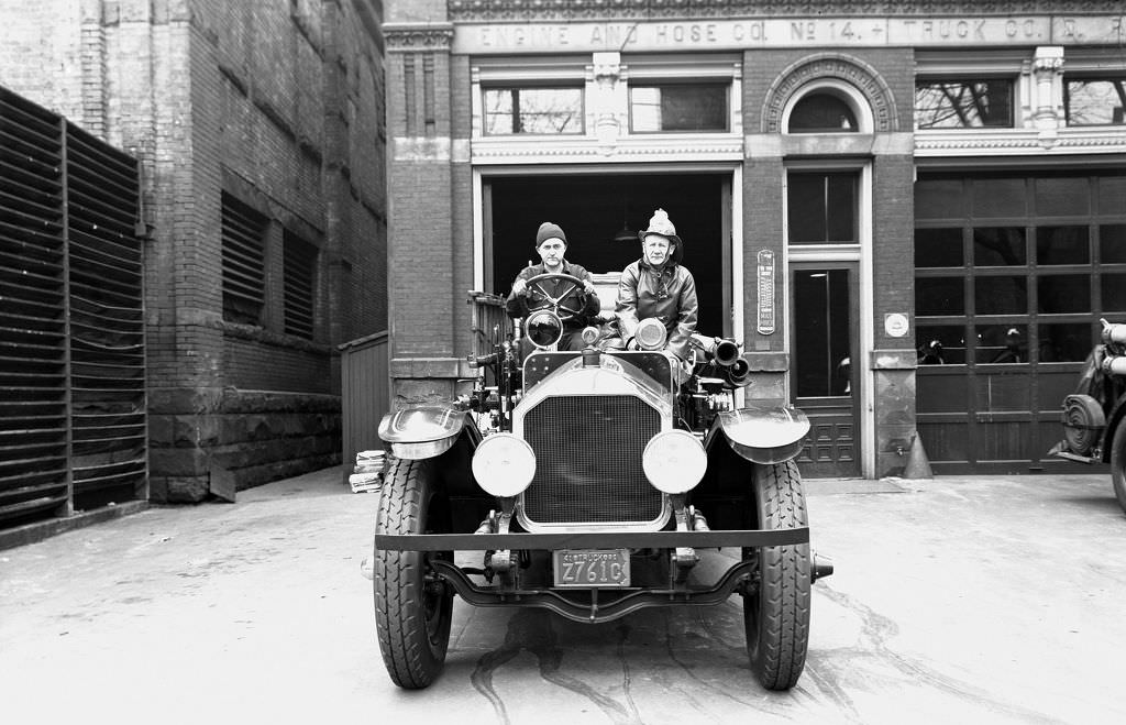 #70 No. 24 Engine Company Pumper at Engine and Hose Company 14, 1941