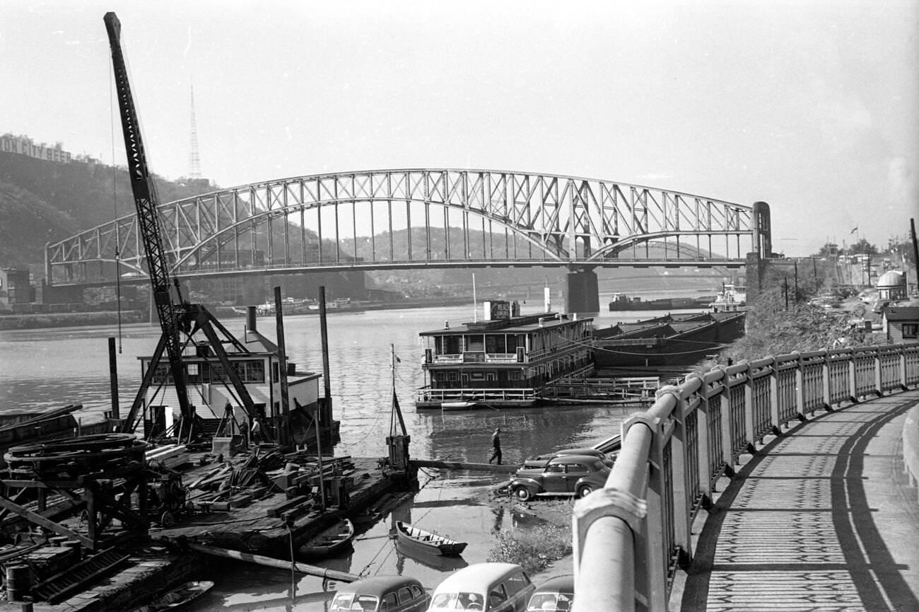 #16 Mon Wharf, Pittsburgh, Pennsylvania, 1951