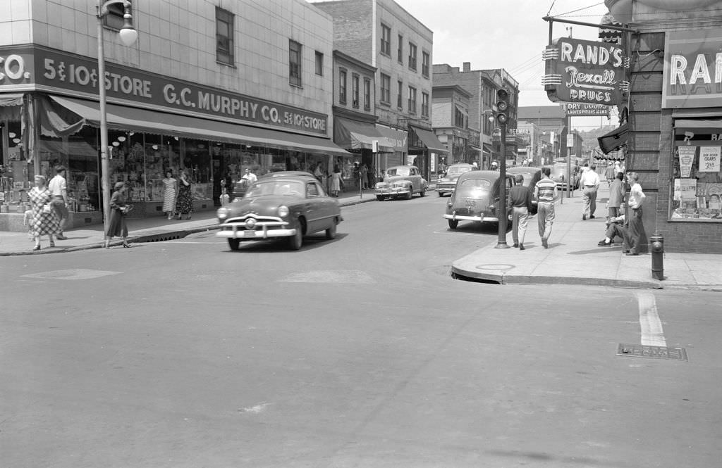 #88 Intersection of Homewood Avenue and Kelly Street, featuring various businesses, 1950