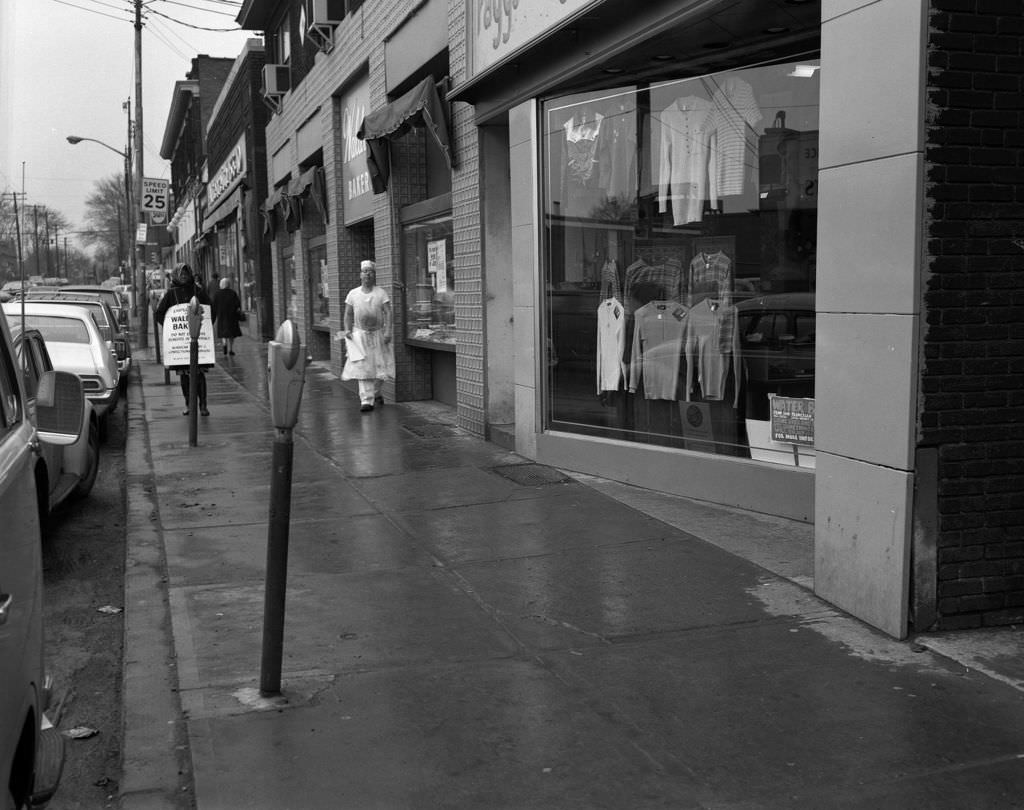 #43 Commerce on Murray Ave: Raggs Clothing Store, 1971