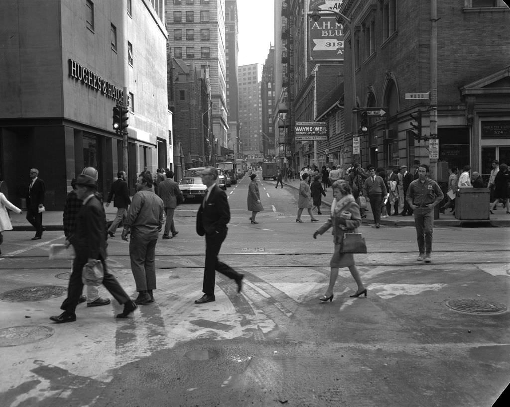 #78 Pedestrians and businesses at Oliver Avenue and Wood Street, 1970.
